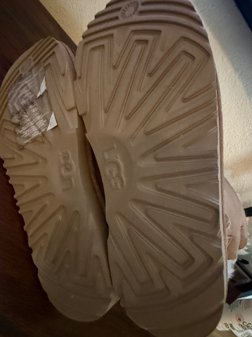 Bailey Bow Uggs - Picture 4 of 6